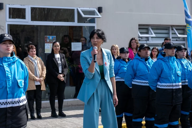 Sara Delgado felicitó a Caleta Olivia por su Guardia Urbana y criticó a SER por su “doble vara”