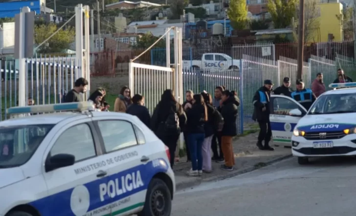 Presunto abuso sexual en el baño de una escuela primaria: “Lo que le hicieron no lo va a olvidar, nos destrozaron”