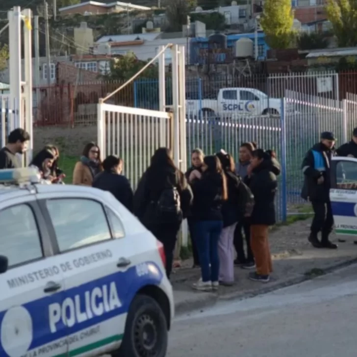 Presunto abuso sexual en el baño de una escuela primaria: “Lo que le hicieron no lo va a olvidar, nos destrozaron”