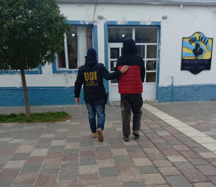 Un municipal de Pico Truncado quedó detenido por un robo calificado tras el allanamiento de su vivienda