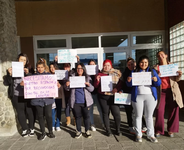 Cuidadoras de Salud Mental cobran $1,700 la hora: exigen al Hospital Samic y Provincia un plus Cuidadoras de Salud Mental cobran $1,700 la hora: exigen al Hospital Samic y Provincia un plus