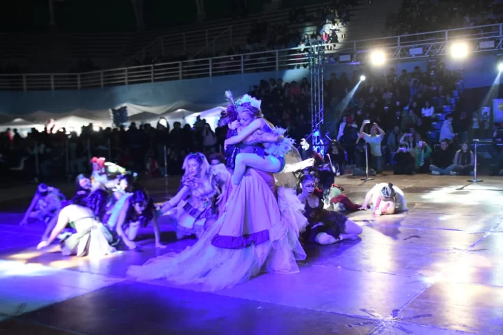 Mirá todas las fotos: así se vivió la Velada Patriótica en Río Gallegos