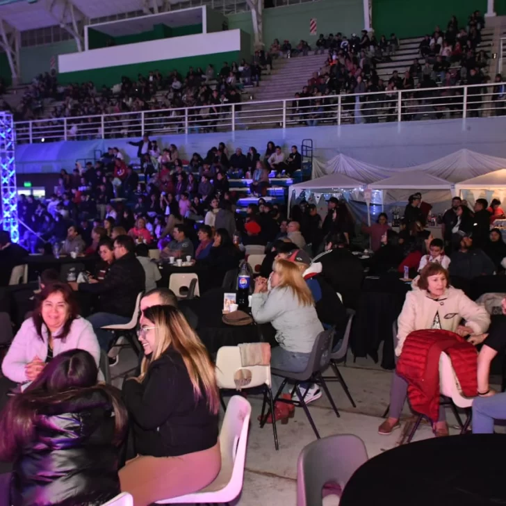 Así se vivió Río Gallegos la Velada Patriótica por el 25 de Mayo en las instalaciones del Boxing Club