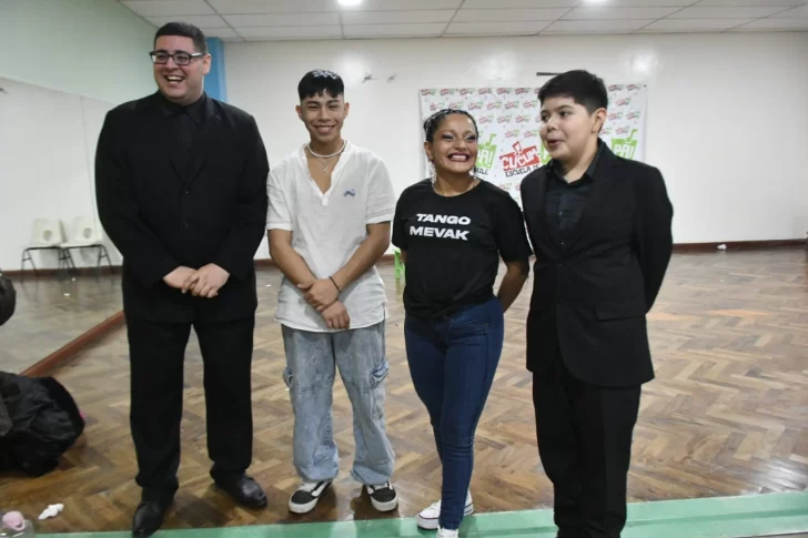 La juventud tanguera estuvo representada por la Escuela Mebak en la Velada Patriótica