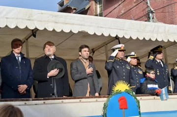 Nacho Torres llamó a construir una Argentina ‘más libre, justa y federal’ en el 215° aniversario de la Revolución de Mayo