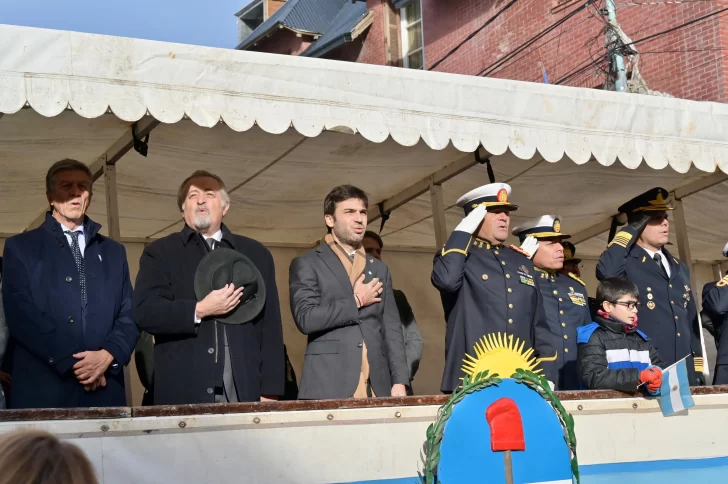 Nacho Torres llamó a construir una Argentina ‘más libre, justa y federal’ en el 215° aniversario de la Revolución de Mayo