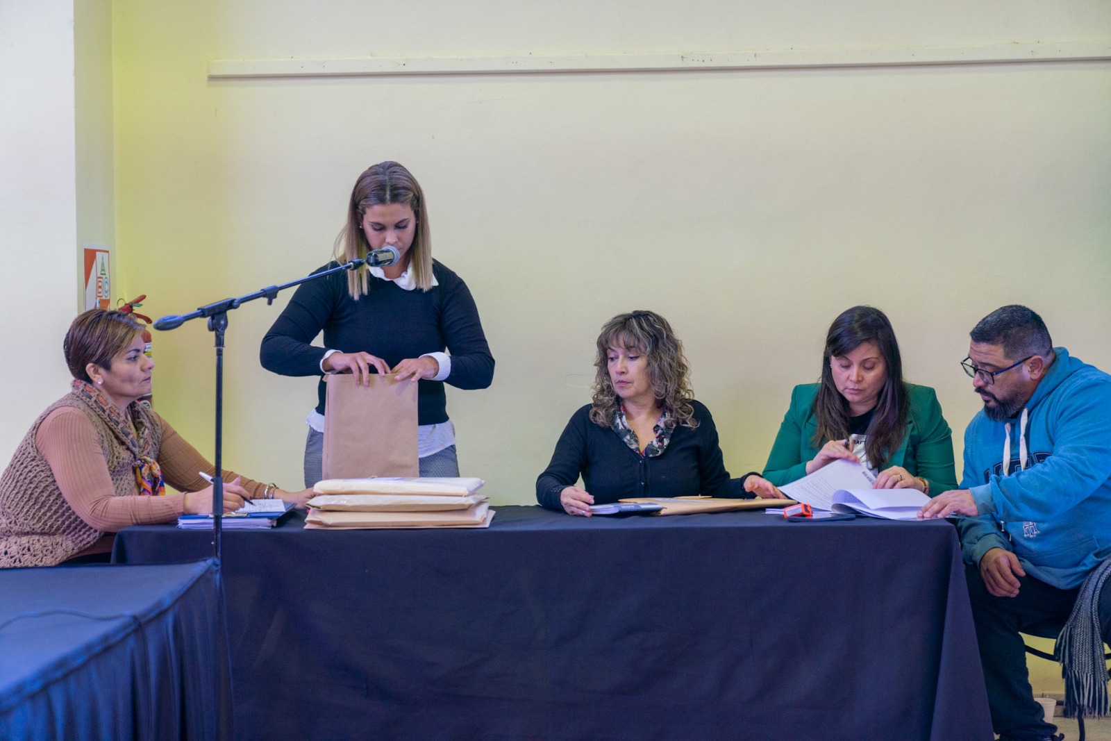  Hubo cinco empresas oferentes con presupuesto por debajo de lo estimado.