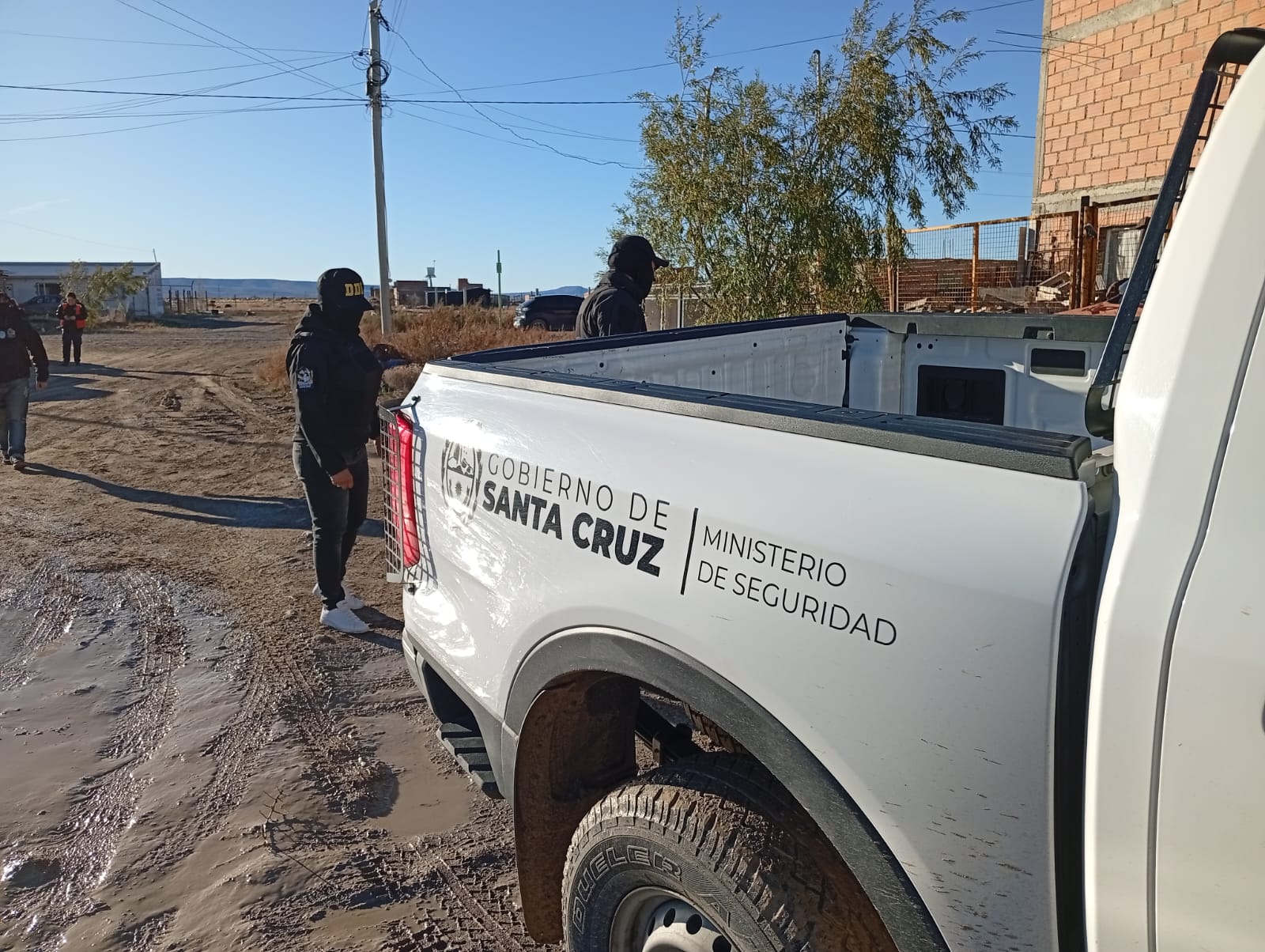  Estuvo presente el personal del Ministerio de Seguridad. (FOTO: POLICÍA DE SANTA CRUZ).