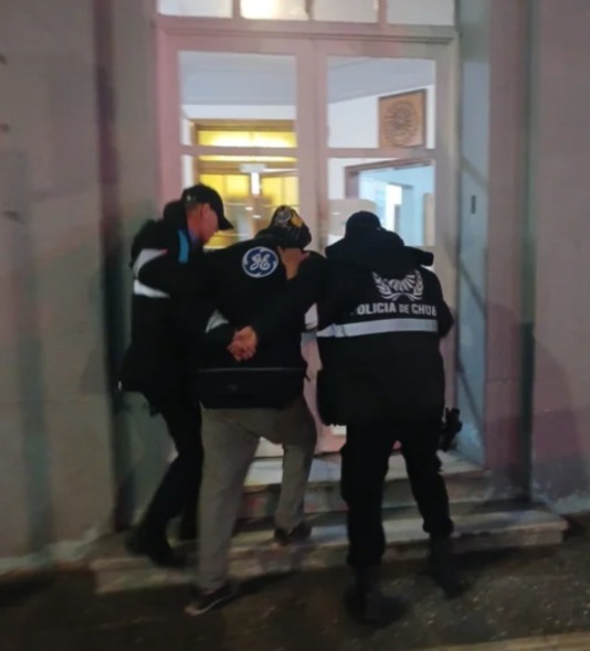Comodoro Rivadavia: detuvieron a tres hombres por robo, resistencia a la autoridad y pedido de captura