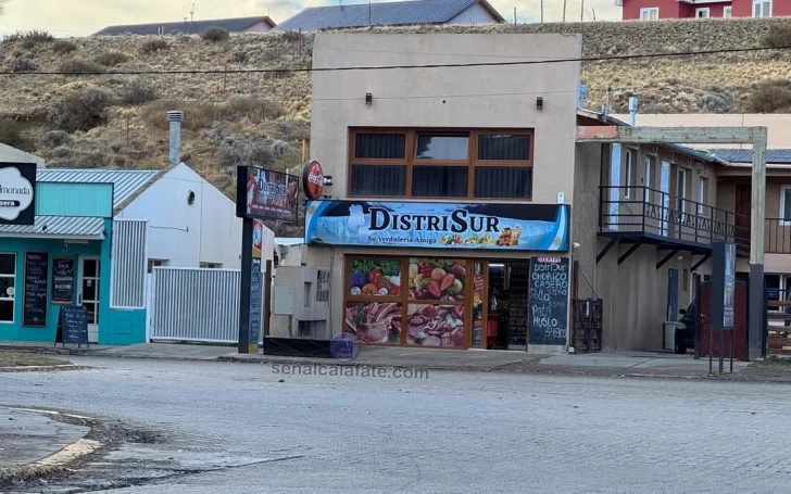 Acosador amenazó de muerte con un arma en un mercado y huyó en remís antes de ser detenido