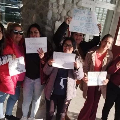 Trabajadoras de Salud Mental del Hospital Samic juntan firmas para llevar su reclamo al Ministerio de Salud