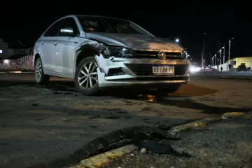 Importantes daños materiales y una persona al Hospital Regional de Río Gallegos tras violento choque