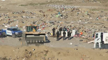 Tragedia en Caleta Olivia: un recolector informal murió atropellado por un camión en el basural