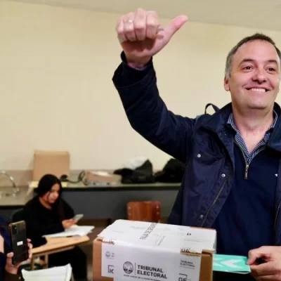 Votó Manuel Adorni y llamó a todos los jóvenes a concurrir a las urnas Votó Manuel Adorni y llamó a todos los jóvenes a concurrir a las urnas