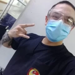 El hombre arrojado desde una ventana, camillero y héroe de la pandemia, lucha por su vida