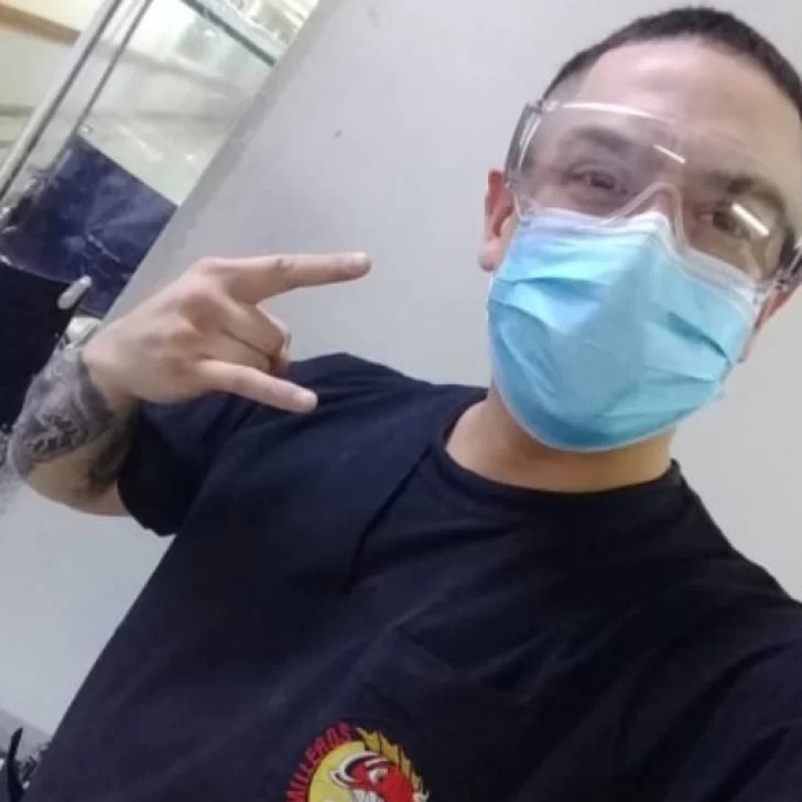 El hombre arrojado desde una ventana, camillero y héroe de la pandemia, lucha por su vida