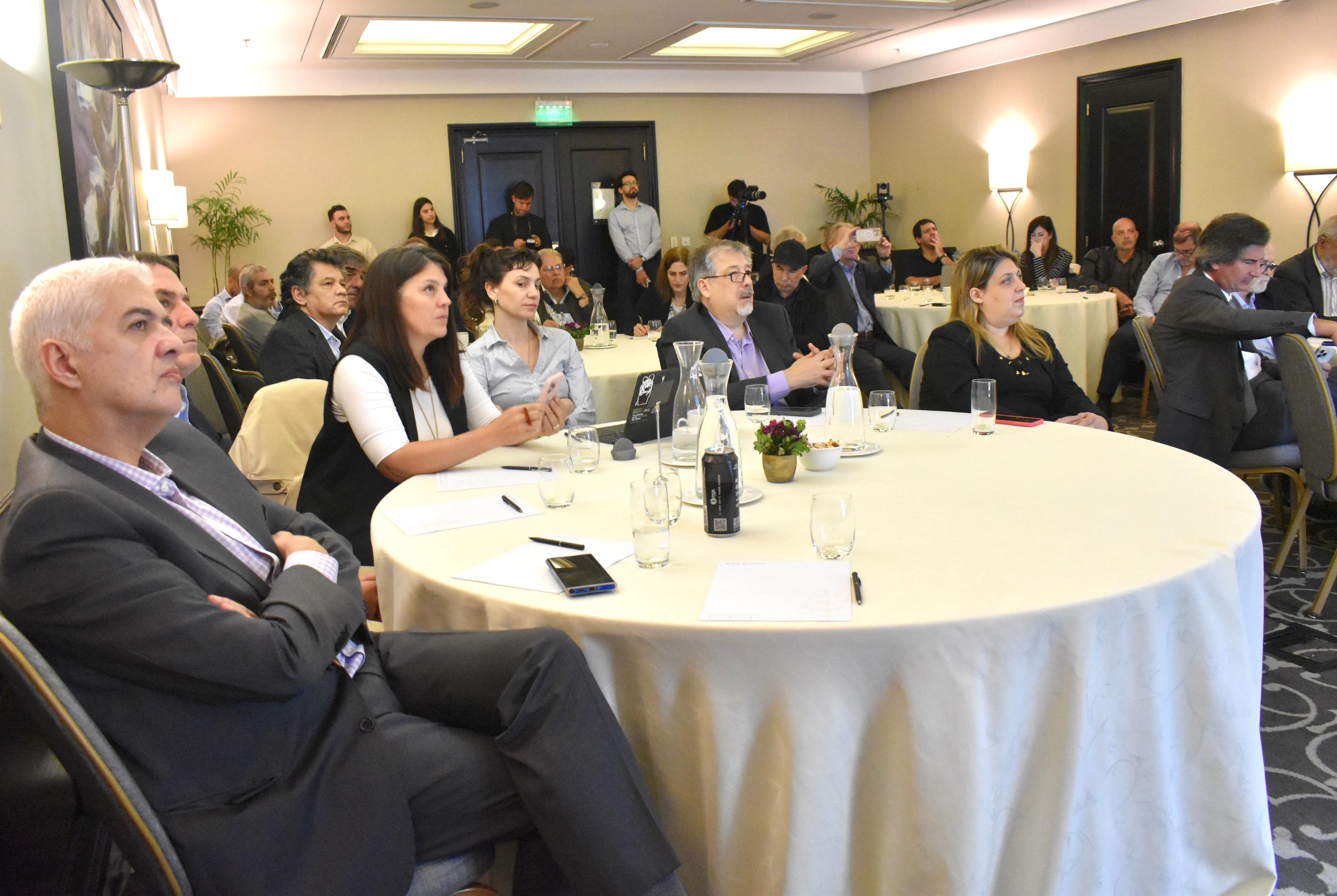  En el marco del Día de la Minería, se realizó un desayuno para la prensa, presentando la Arminera 2025. FOTO: CAMILA FERRER POSE/LA OPINIÓN AUSTRAL