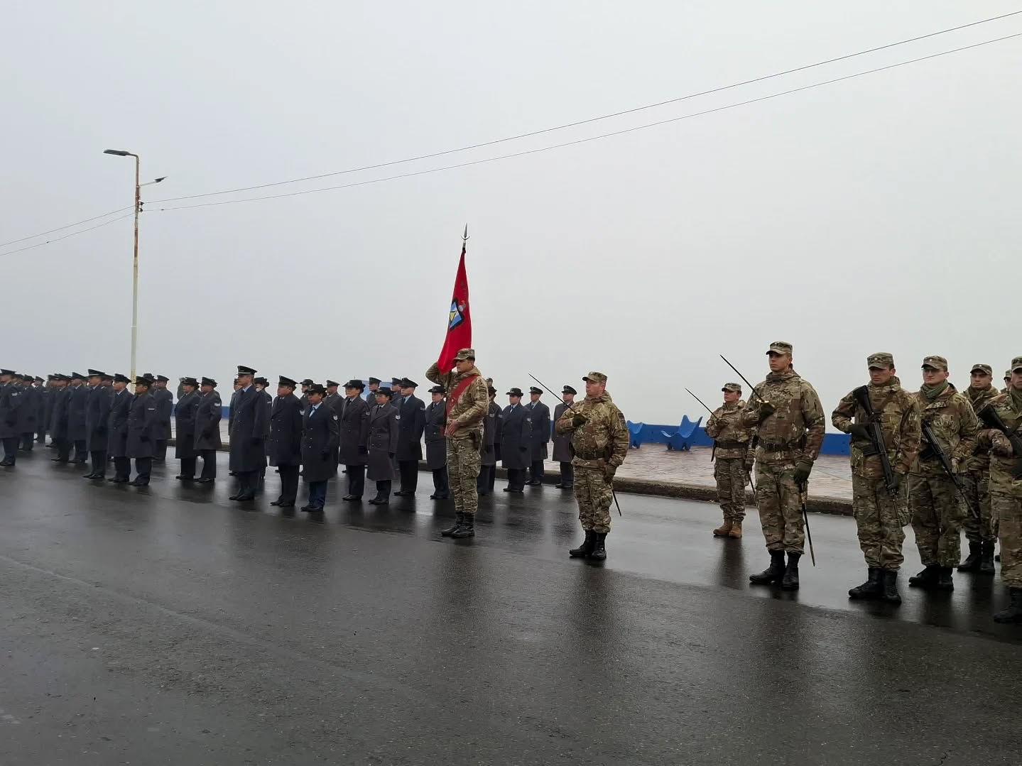 La Fuerza Aérea Argentina conmemoró su Bautismo de Fuego y honró a los héroes de Malvinas con un emotivo acto en Río Gallegos