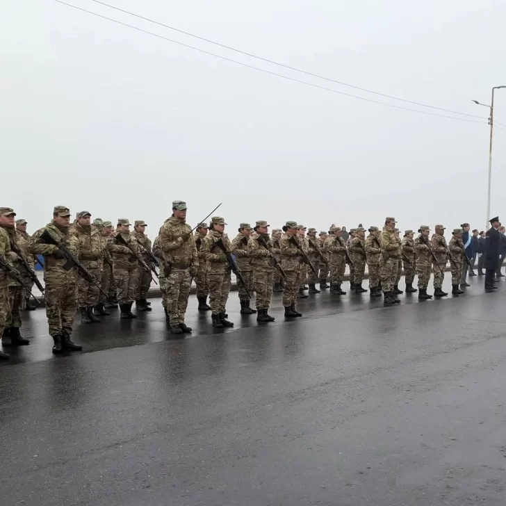 La Fuerza Aérea Argentina conmemoró su Bautismo de Fuego y honró a los héroes de Malvinas con un emotivo acto en Río Gallegos