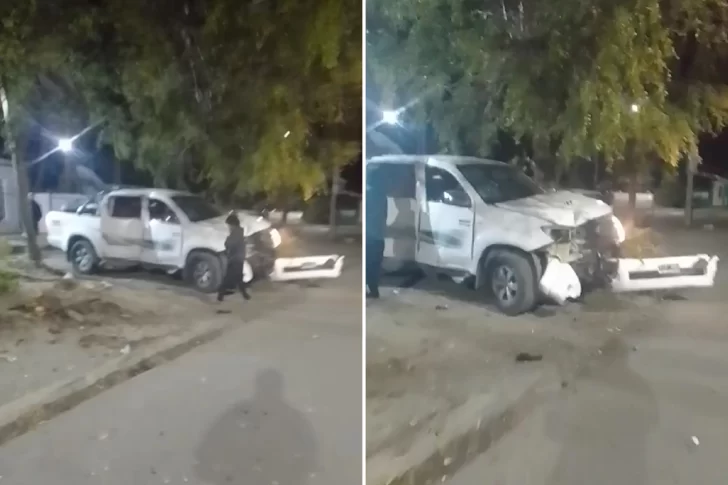 Impactante choque en Río Gallegos: una camioneta se estrelló contra un poste de alumbrado en barrio Belgrano