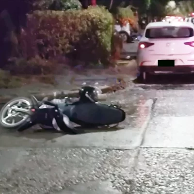 Un motociclista al Hospital Regional Río Gallegos tras ser embestido por un auto