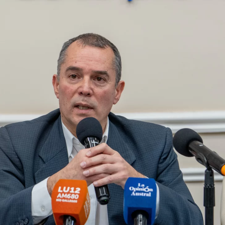Ministro Daniel Álvarez: “El acuerdo rubricado con YPF es una oportunidad para reconstruir nuestra provincia”