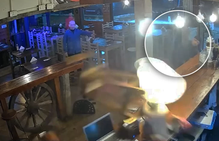 “Relatos Salvajes” en El Calafate: un hombre apuntó a un comerciante con una carabina y provocó destrozos