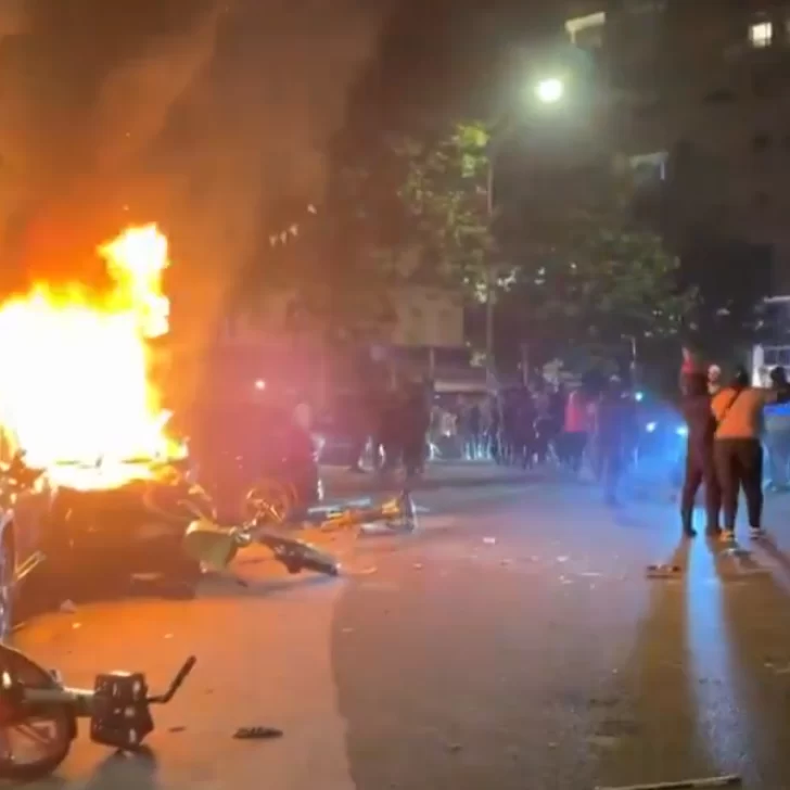 Graves disturbios en París tras la victoria del PSG: autos quemados y decenas de detenidos