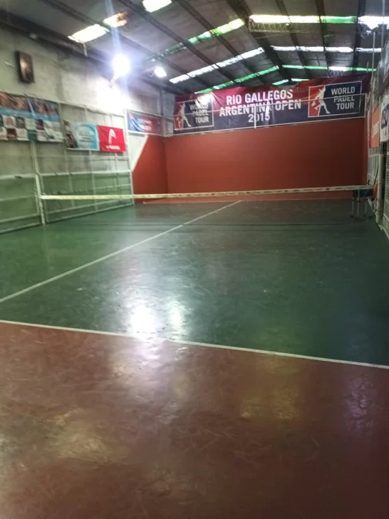 Se juega torneo de padel patagónico en Casablanca