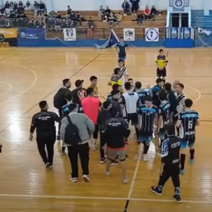 Batahola en el torneo de futsal en Río Turbio con SDC Patagonia