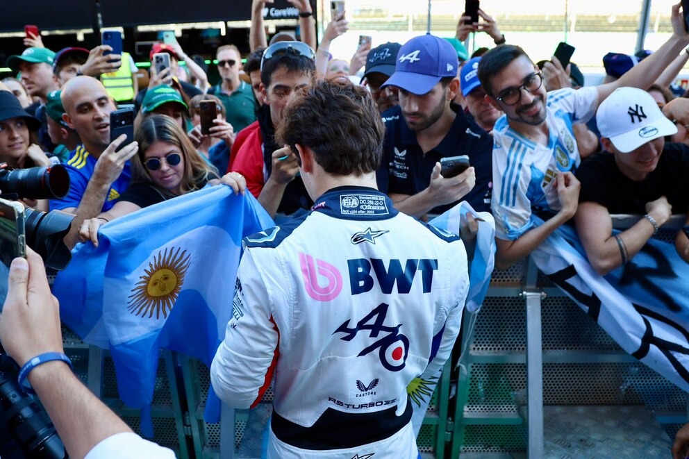  Franco Colapinto en la fan zone de España.