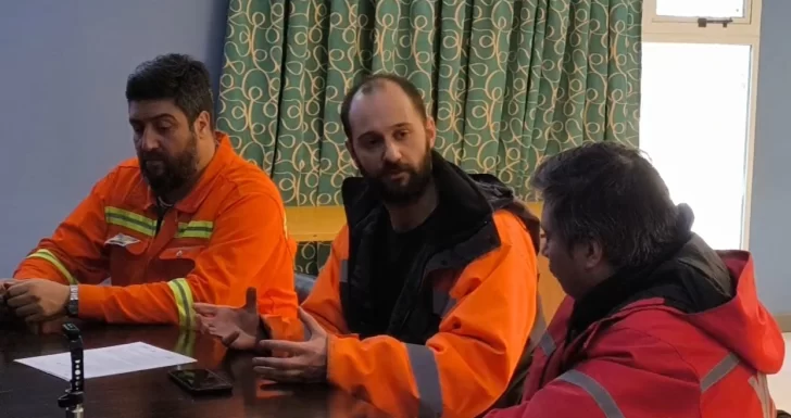  Los especialistas explicando la situación durante la rueda de prensa. (FOTO: FM PORTAL)