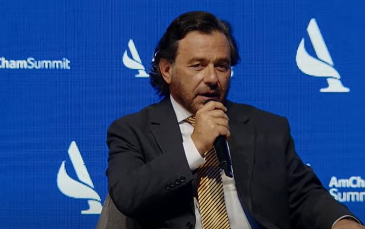  Gustavo Sáenz, gobernador de Salta.