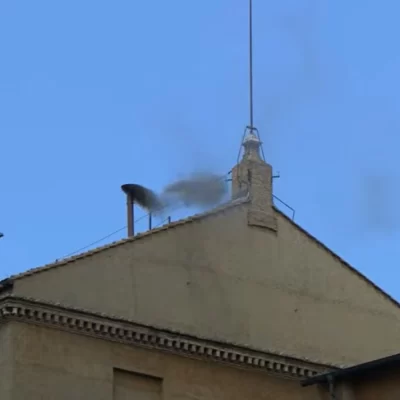 Continúa el cónclave para elegir el nuevo Papa tras el humo negro de dos votaciones
