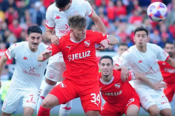 Semifinal del Torneo Apertura: horarios, tv y probables formaciones de Independiente y Huracán 