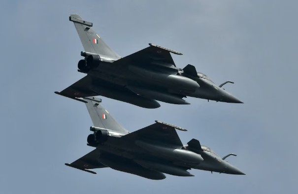 India disparó misiles a través de la frontera con Pakistán