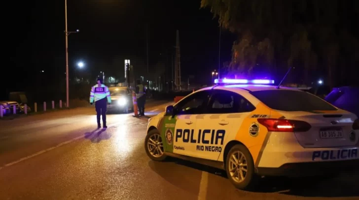 Horror en la Patagonia: una madre intentó lanzar a su hija de dos años debajo de un camión