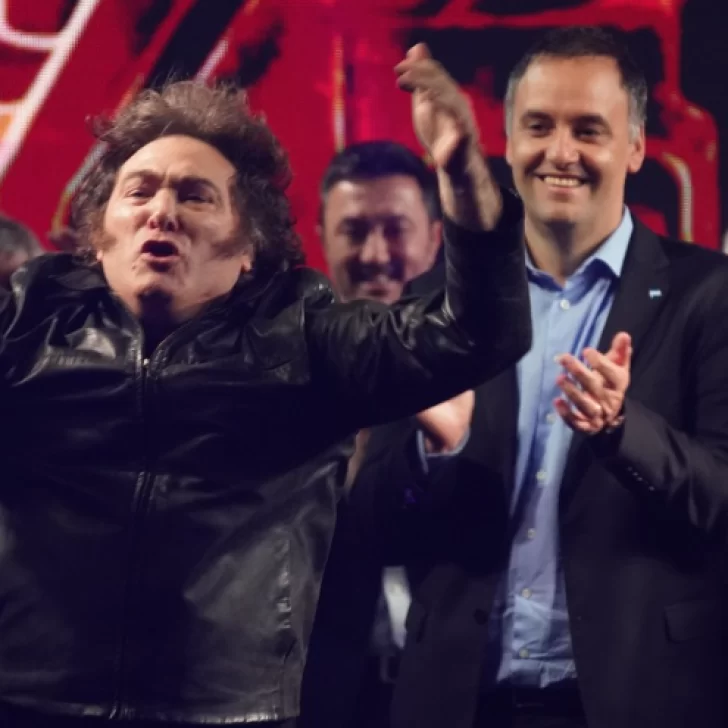 Javier Milei acompañó a Manuel Adorni en el cierre de campaña: habló de “los amarillos fracasados” y “el cajón del kirchnerismo”