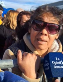  Leticia acompañó a su hija y nieta que participaron del desfile.