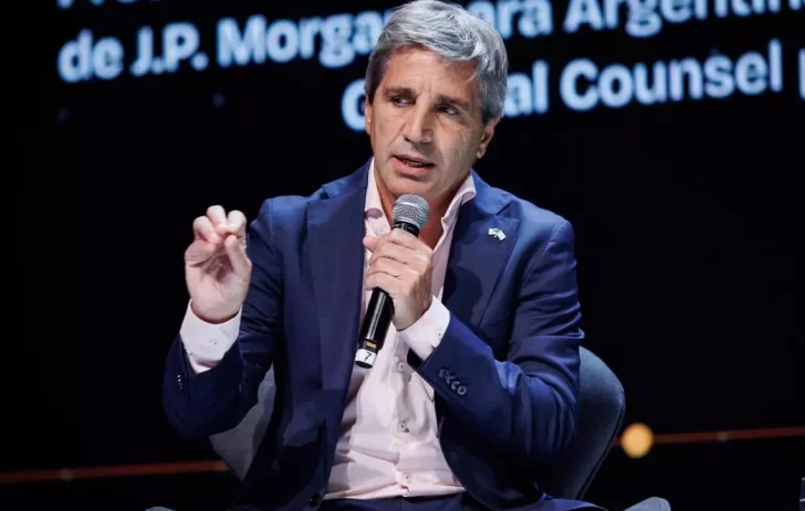  El ministro de Economía, Luis Caputo, en la pasada edición de la cumbre de AmCham