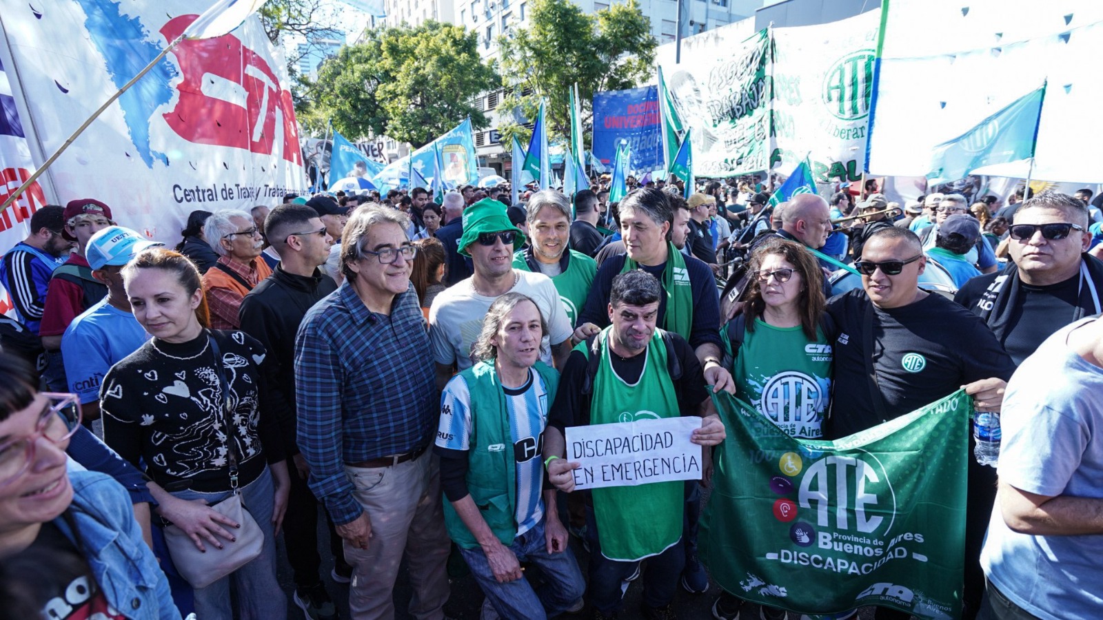 La CGT marchó contra el ajuste, reclamó que el Gobierno no &#8220;pise&#8221; las paritarias y se reunió con Axel Kicillof