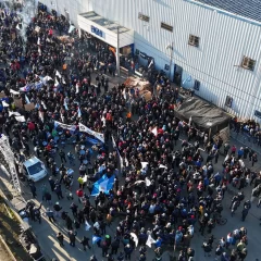 Tierra del Fuego: Masiva manifestación en la fabrica de BGH en defensa del régimen de promoción industrial