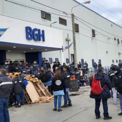 Eliminación de aranceles a las importaciones: “Si no hay marcha atrás, en las puertas de las fábricas arderán los tachos”