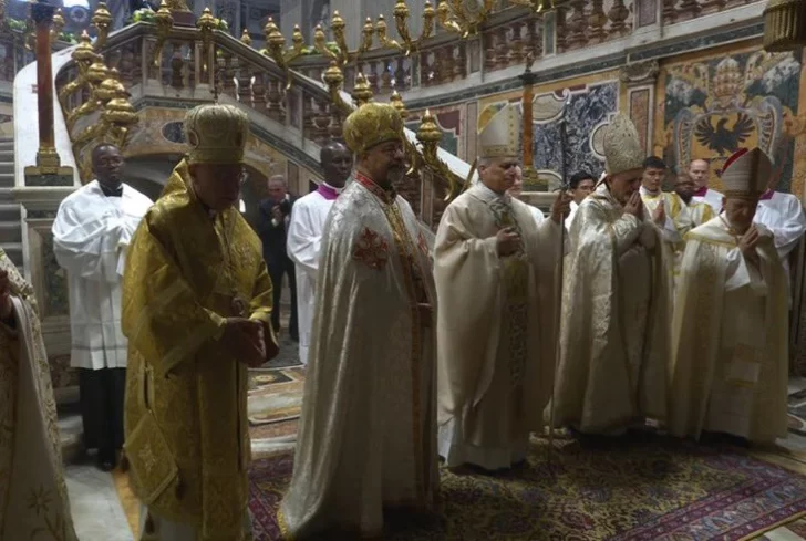 El Papa León XIV comenzó su pontificado: llamó a la paz y a comprometerse con los excluidos