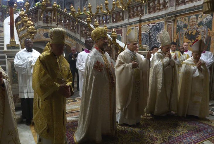El Papa León XIV comenzó su pontificado: llamó a la paz y a comprometerse con los excluidos