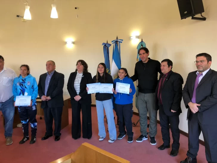 Homenaje del Concejo deliberante de El Calafate a deportistas