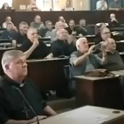 Con aplausos y emoción: así festejaron los obispos argentinos la elección del nuevo papa