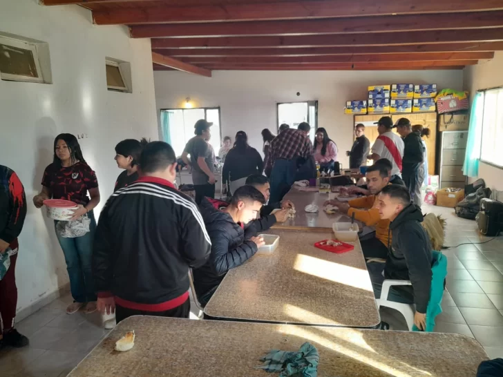 olla-popular-comedor-barrio-25-de-mayo-728x546