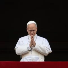 “¡Nunca más la guerra!”: el papa León XIV pidió la paz en Ucrania y Gaza en su primer discurso en el Vaticano desde su elección