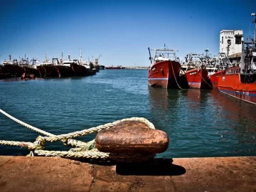 Crisis pesquera: fracaso de la paritaria, buques amarrados y el SOMU con libertad de acción